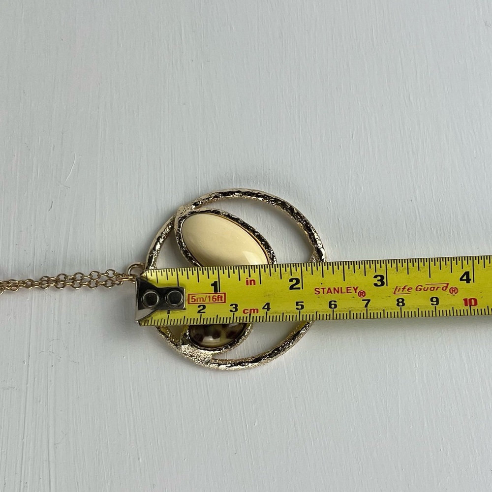 Vintage 1970’s Sarah Coventry Signed Desert Flower Pendant Necklace - Picture 10 of 16